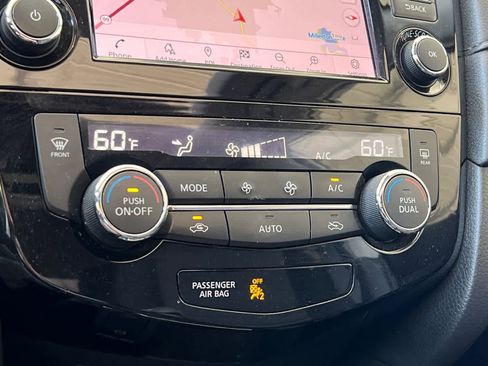 Used 2019 Nissan Rogue SV w/ Sun & Sound Touring Package AWD/4WD image 23