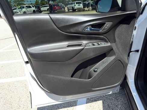 Used 2022 Chevrolet Equinox LT AWD/4WD image 10