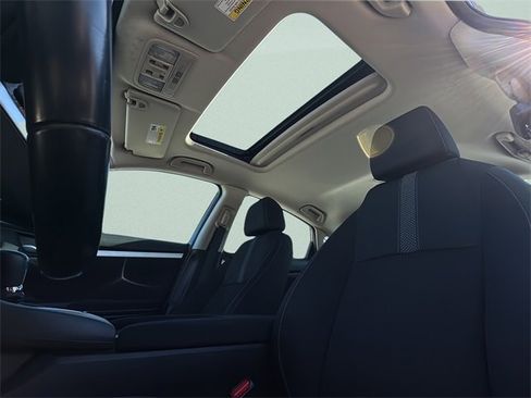 Certified 2019 Honda Civic EX image 13