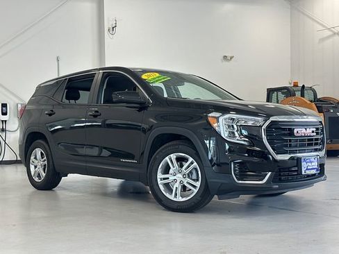 Used 2023 GMC Terrain SLE FWD image 1