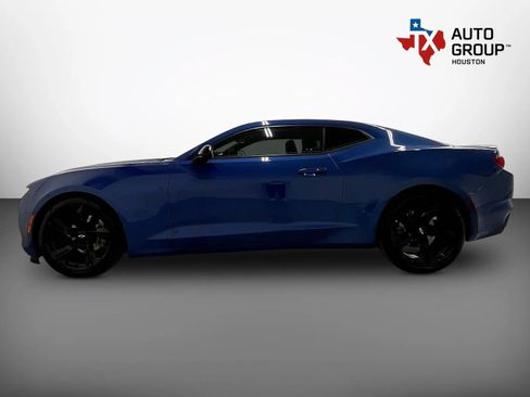 Used 2021 Chevrolet Camaro LT RWD image 10