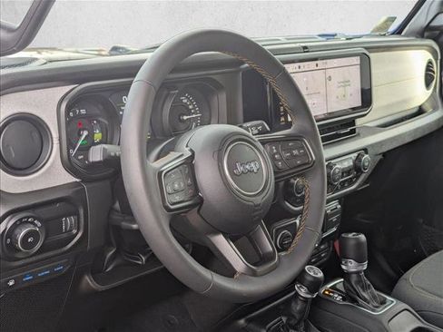 Used 2024 Jeep Wrangler Willys image 10