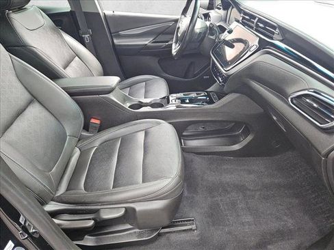 Used 2023 Chevrolet Bolt LT w/ Infotainment Package image 28