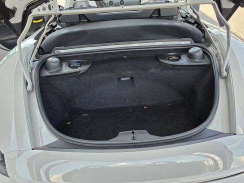 Used 2021 Porsche 718 Boxster Spyder RWD image 38
