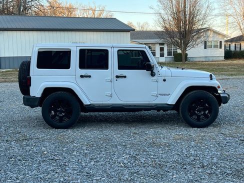 Used 2014 Jeep Wrangler Unlimited Sahara image 6