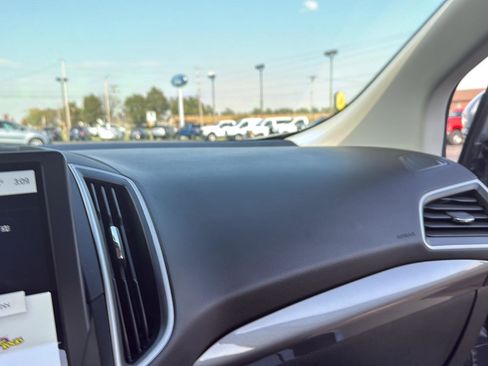 Used 2024 Ford Edge SEL image 26