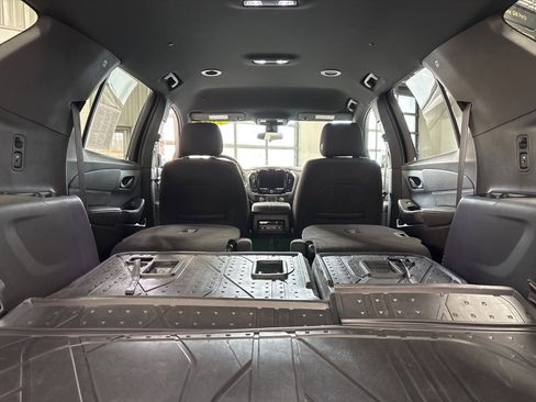 Used 2023 Chevrolet Traverse LT w/ Midnight/Sport Edition image 34