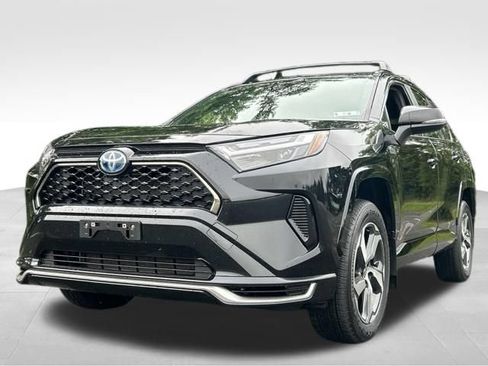 Used 2023 Toyota RAV4 SE w/ Weather & Moonroof Package AWD/4WD image 11