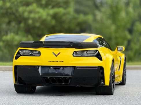 Used 2018 Chevrolet Corvette Z06 RWD image 7