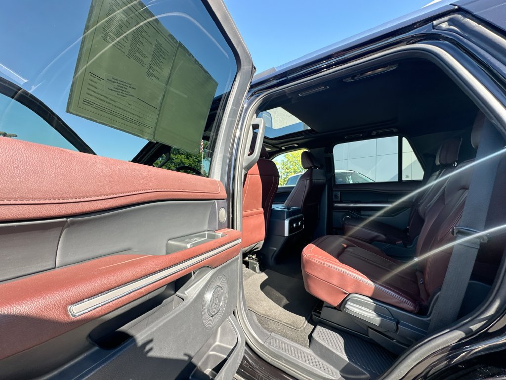 Used 2024 Ford Expedition Limited AWD/4WD image 17