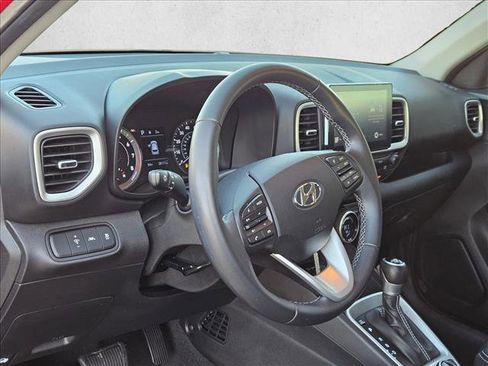 Used 2022 Hyundai Venue SEL w/ Cargo Package image 10