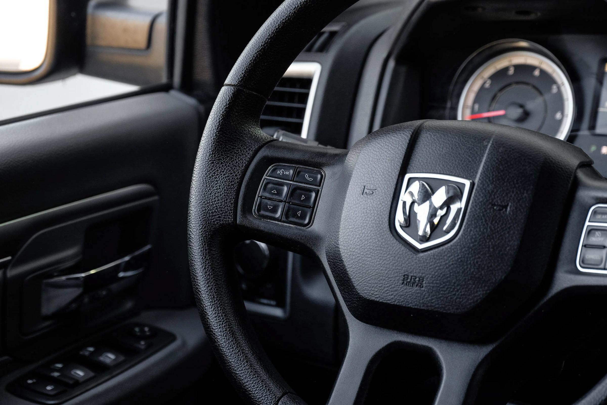 Used 2017 RAM 1500 Classic SLT RWD image 24