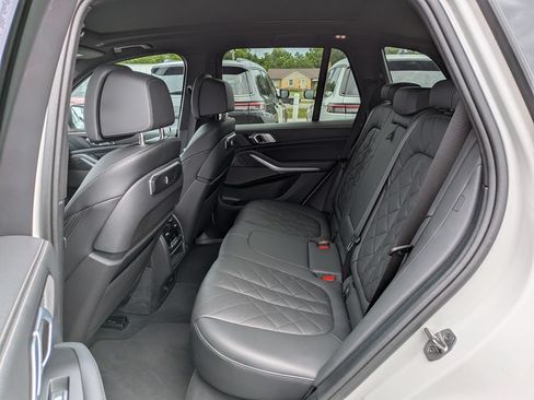 Used 2024 BMW X5 xDrive40i AWD/4WD image 19