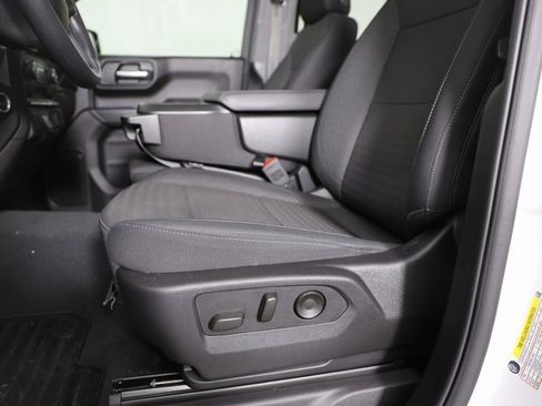 Used 2025 Chevrolet Silverado 1500 Custom image 12