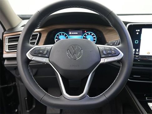 New 2026 Volkswagen Atlas SE image 28