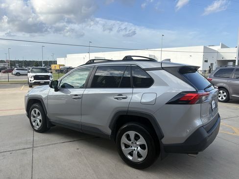 Used 2019 Toyota RAV4 LE w/ Carpet Mat Package FWD image 6