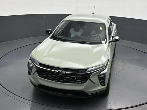 Used 2024 Chevrolet Trax RS FWD image 22
