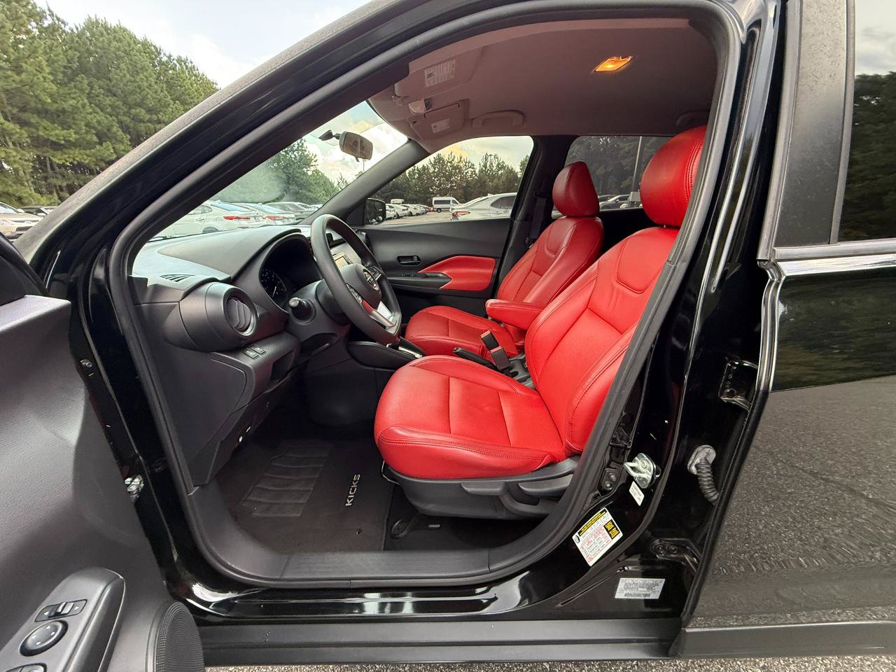 Used 2018 Nissan Kicks S FWD image 9