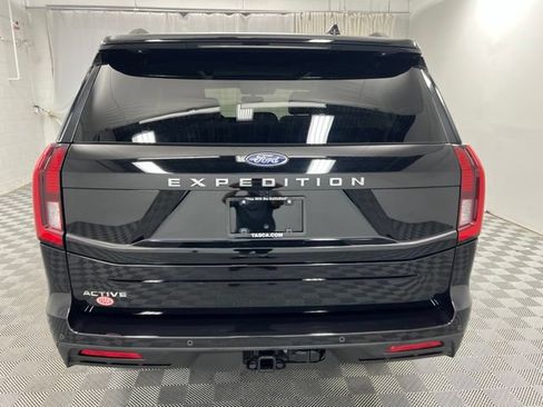 Used 2025 Ford Expedition Active AWD/4WD image 7