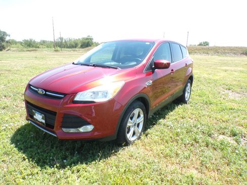 Used 2016 Ford Escape SE AWD/4WD image 1