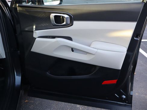 Certified 2025 Kia Sorento S image 27