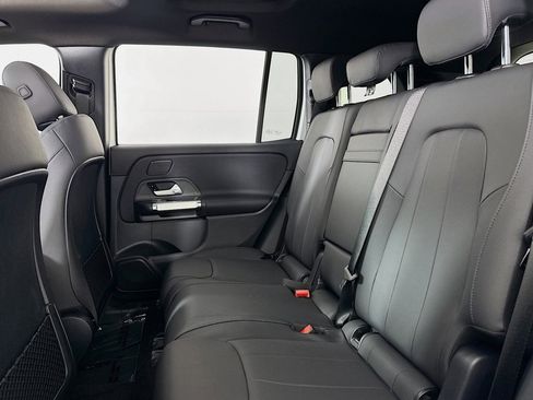 New 2026 Mercedes-Benz GLB 250 image 7