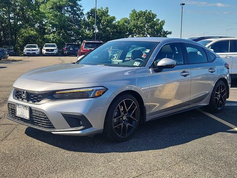 Used 2023 Honda Civic Sport Touring image 3