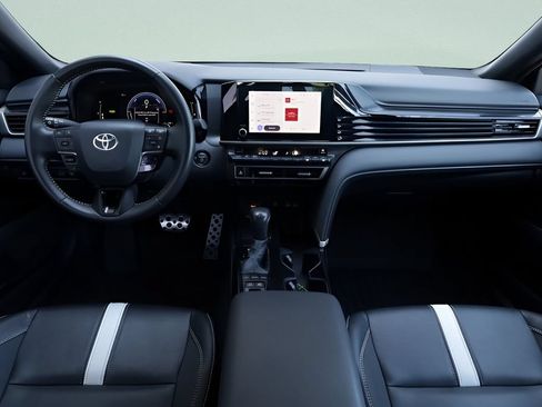 Used 2025 Toyota Camry SE FWD image 29