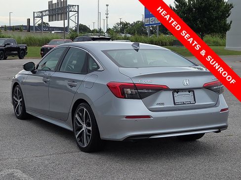 Used 2024 Honda Civic Touring image 4