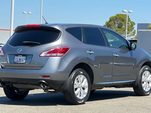 Used 2014 Nissan Murano S FWD image 2