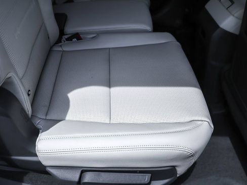 Used 2026 Hyundai Santa Fe Limited AWD/4WD image 33