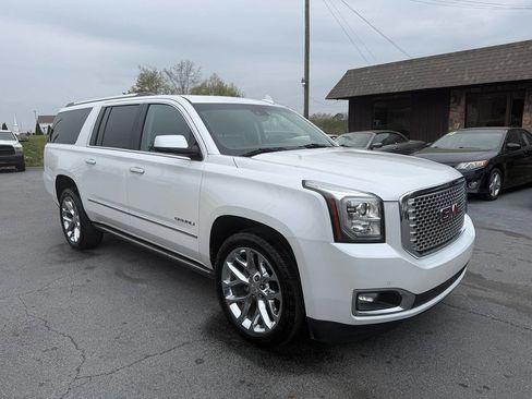 Used 2017 GMC Yukon XL Denali w/ Open Road Package image 2
