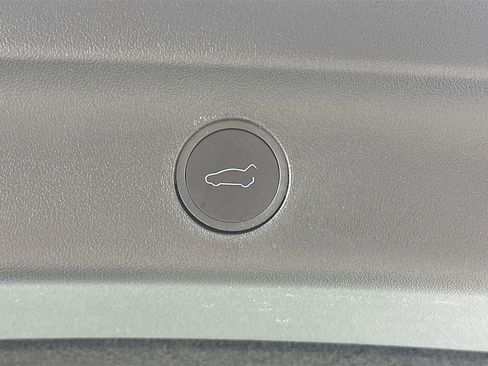 Used 2023 Tesla Model Y Long Range image 29