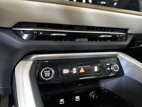 Used 2025 Audi Q5 Premium Plus AWD/4WD image 19