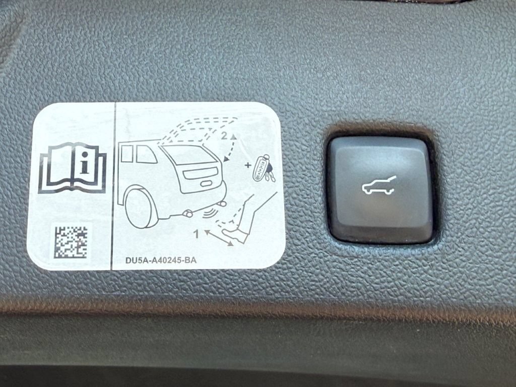 Used 2020 Ford Escape SEL FWD image 20
