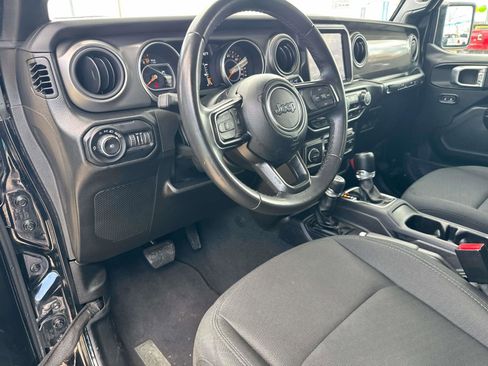 Used 2022 Jeep Wrangler Unlimited Sport image 17