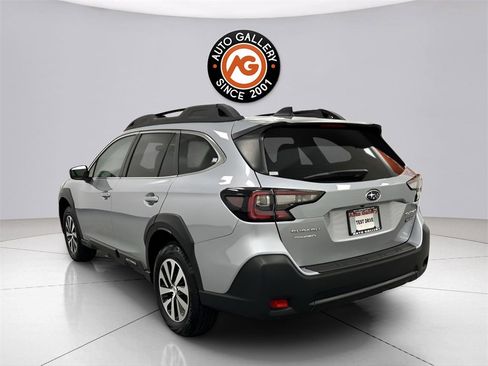 Used 2024 Subaru Outback Premium image 5