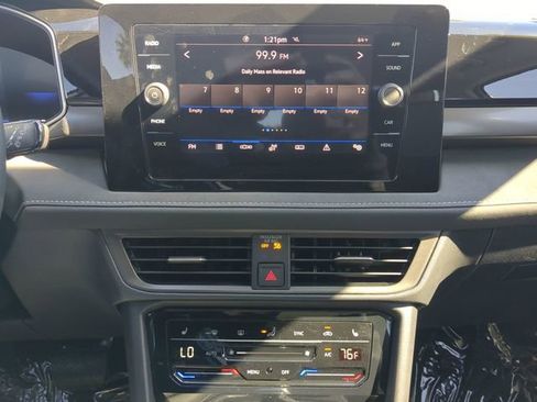 New 2026 Volkswagen Taos SE image 21