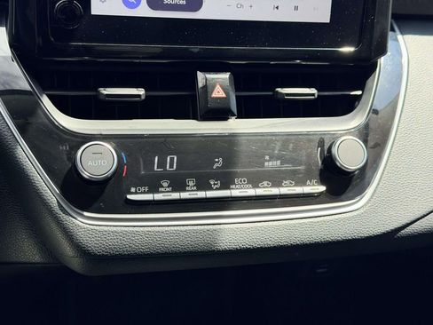 Certified 2025 Toyota Corolla LE FWD image 5