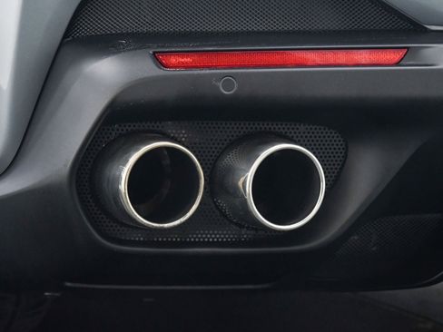 Used 2019 Ferrari Portofino image 23