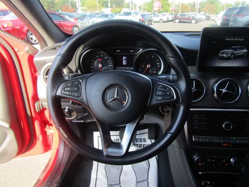 Used 2019 Mercedes-Benz GLA 250 4MATIC image 12