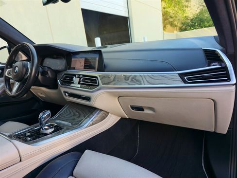 Used 2019 BMW X7 xDrive50i w/ M Sport Package AWD/4WD image 29