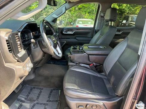 Used 2025 GMC Sierra 1500 SLT AWD/4WD image 16