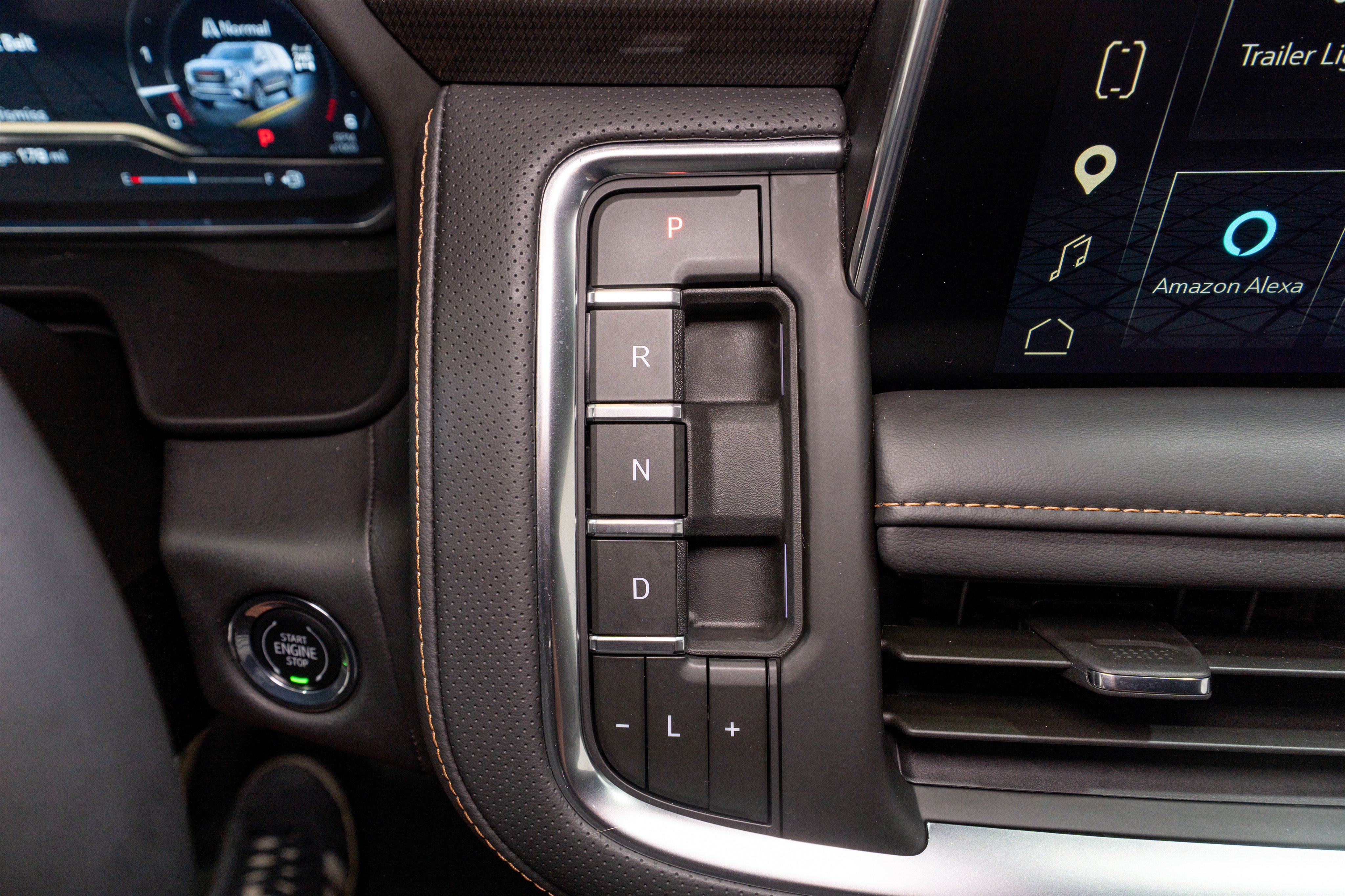 Used 2023 GMC Yukon XL AT4 AWD/4WD image 24