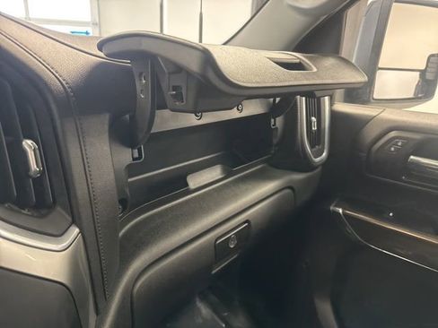 Used 2022 Chevrolet Silverado 3500 LT image 45