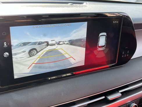 Used 2025 Hyundai Palisade SEL FWD image 11