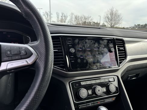 Used 2022 Volkswagen Atlas SEL R-Line image 30