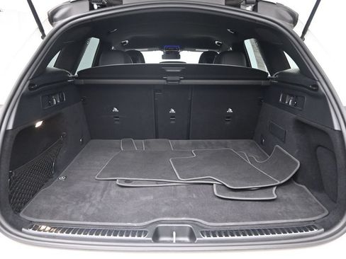 Used 2024 Mercedes-Benz GLC 300 4MATIC image 28