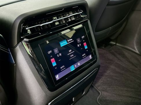 Used 2025 Cadillac Escalade IQ Sport 2 w/ LPO, ONYX Package image 28