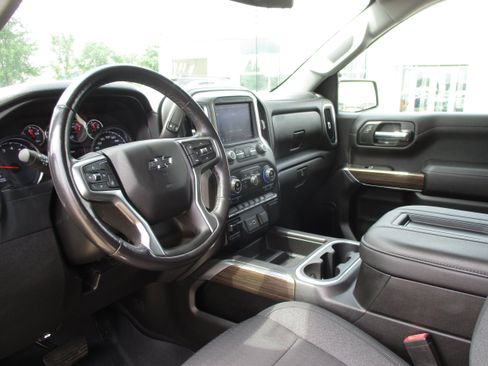 Used 2021 Chevrolet Silverado 1500 RST w/ Bed Protection Package AWD/4WD image 15